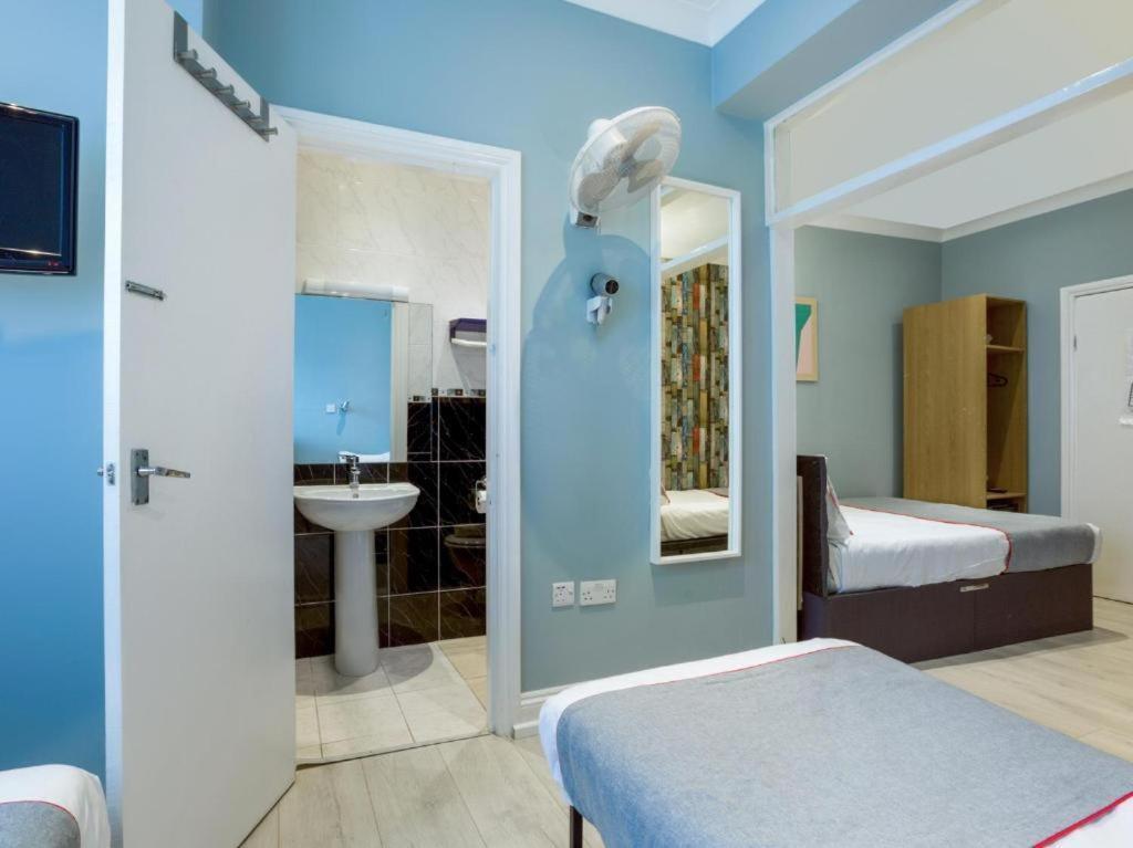 Orlando Hotel Londra Oda fotoğraf